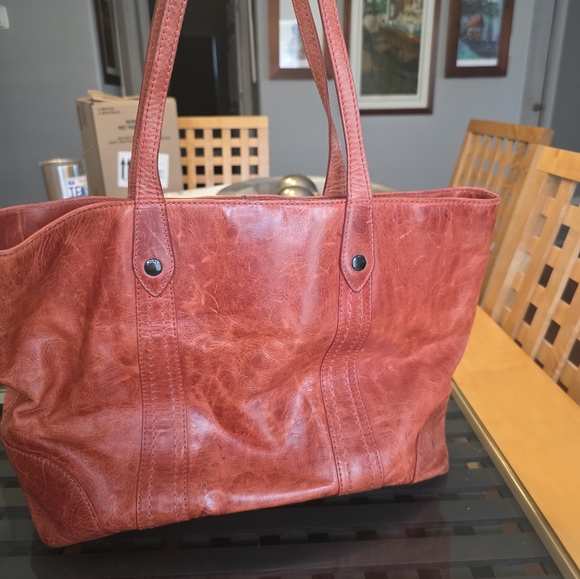 Frye Melissa Red Leather Shoulder Bag Zero Stains, Smoke Free Home - Picture 2 of 11
